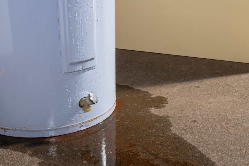 does homeowners insurance cover water heater leak damage